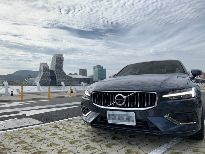 S60 PHEV 台北高雄往返油耗日記