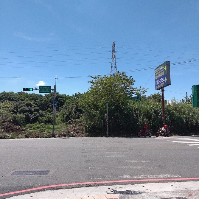 中壢區龍岡體育園區重劃區即將動工興建~目前在環中東路有大規模的整地中~