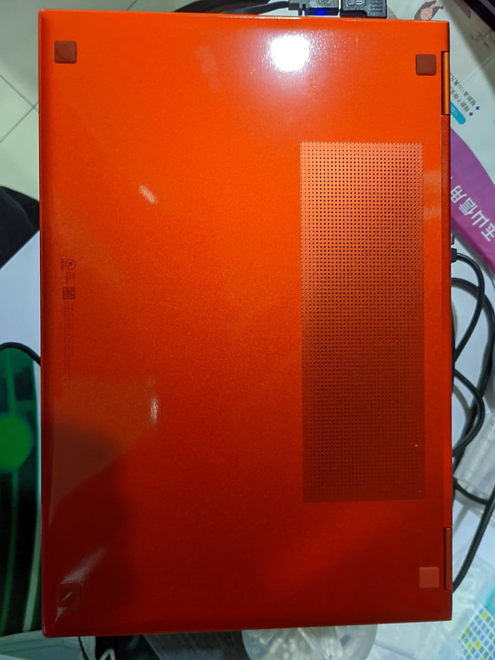[開箱]三星Galaxy ChromeBook精美紅色機