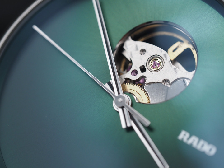 一窺極簡美學的 Rado True Secret 機械腕錶(開箱)