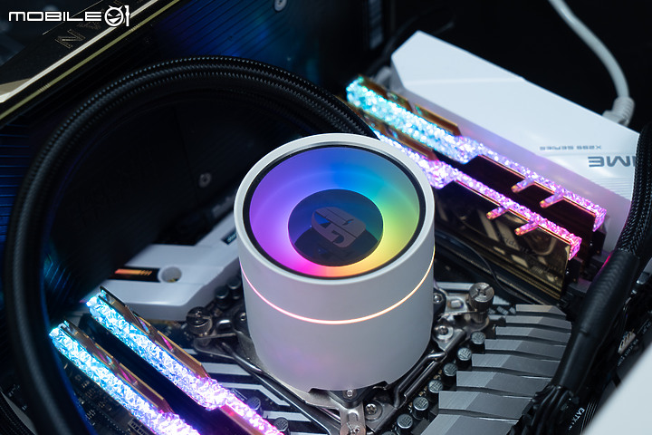 點我看大圖 阻斷夏日炎熱的白色沁涼 DeepCool Gamer Storm Castle 240EX White