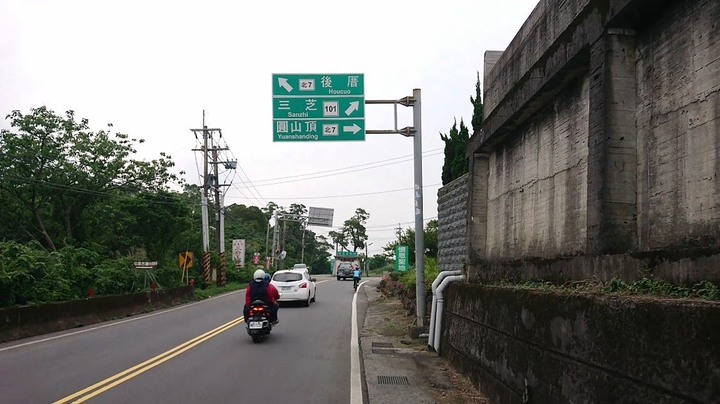 山上有個富貴角?|美人樹大道|三芝田心|淡水老街蛋餅外酥內嫩|油桐花海 【台北單車go百K系列】