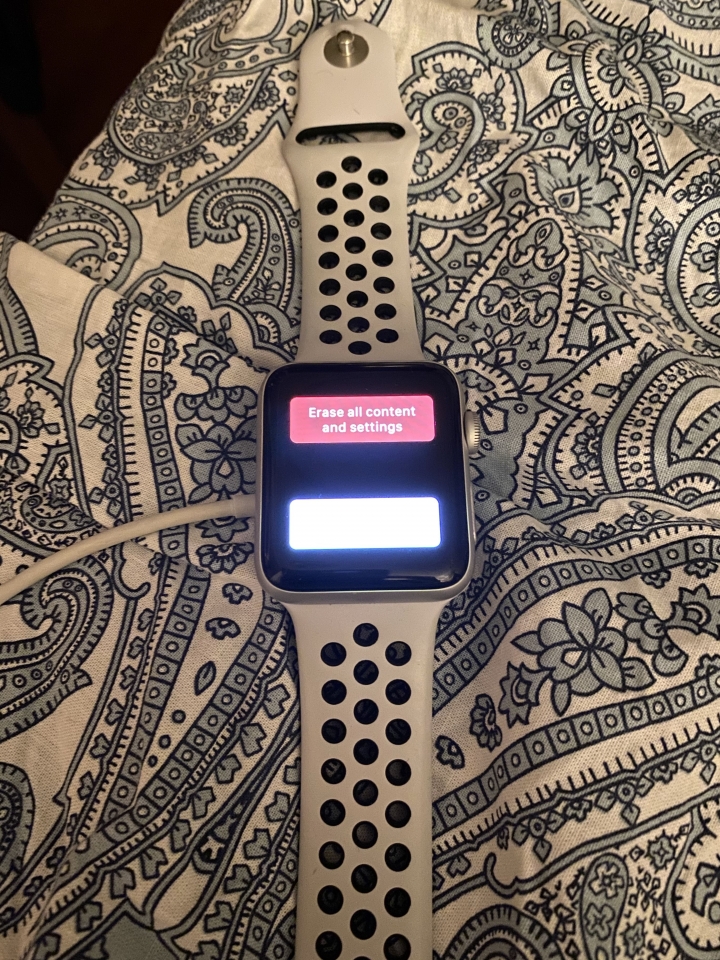 有關Apple Watch 3 GPS版疑似故障求助