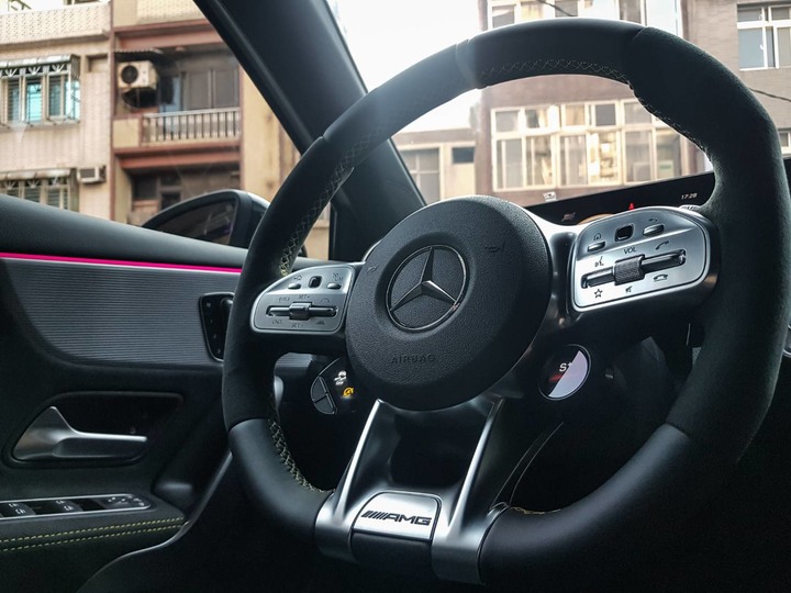 【開箱Mercedes-AMG】 A45S 4MATIC