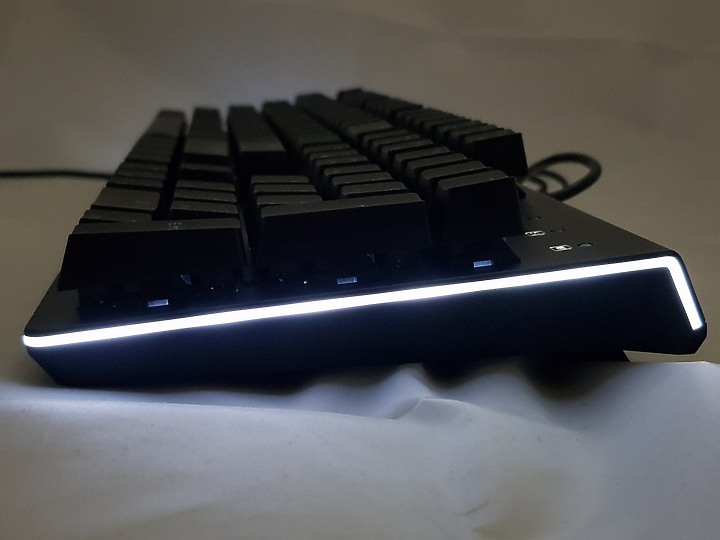 「小亞開箱」irocks K75M 機械式鍵盤 黑常厲害, Cherry 就是棒