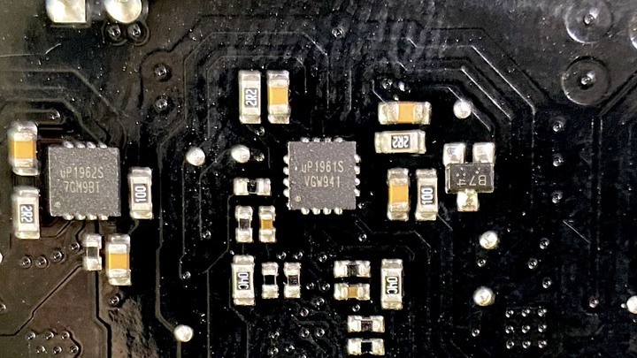 開箱與拆解 ASRock Z490 Pro 4 規格、用料、方案整理