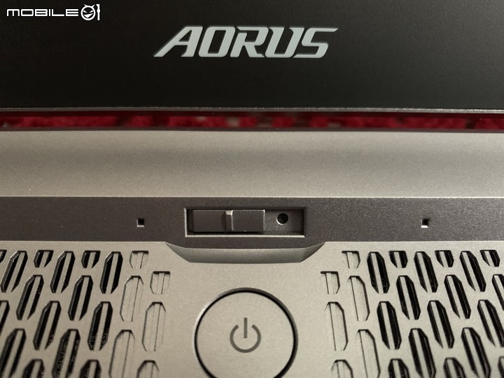 技嘉 AORUS 17G KB 簡易開箱分享