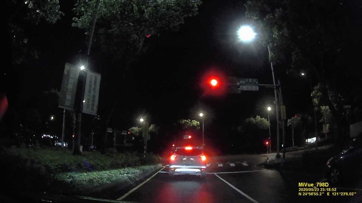 點我看大圖 Mio 798 是近年用過畫質最差的行車記錄器!!!(內有Mio 798 vs Vico opia I測試)