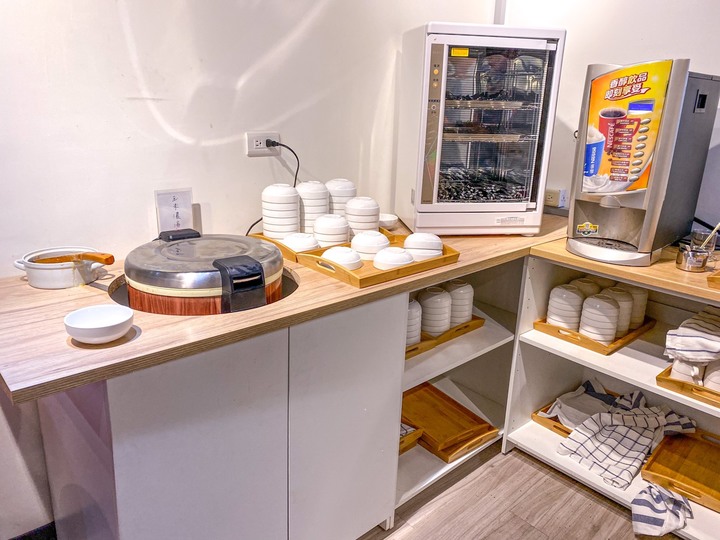 板橋牛排推薦平價美食高CP值 板橋熊●牛排 爆漿餐包超美味!夜市價格+冷氣餐廳享受