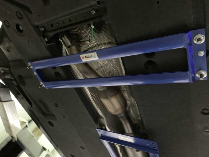 新款ES300H底盤強化