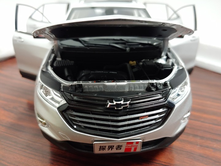 [開箱]1/18 CHEVROLET EQUINOX