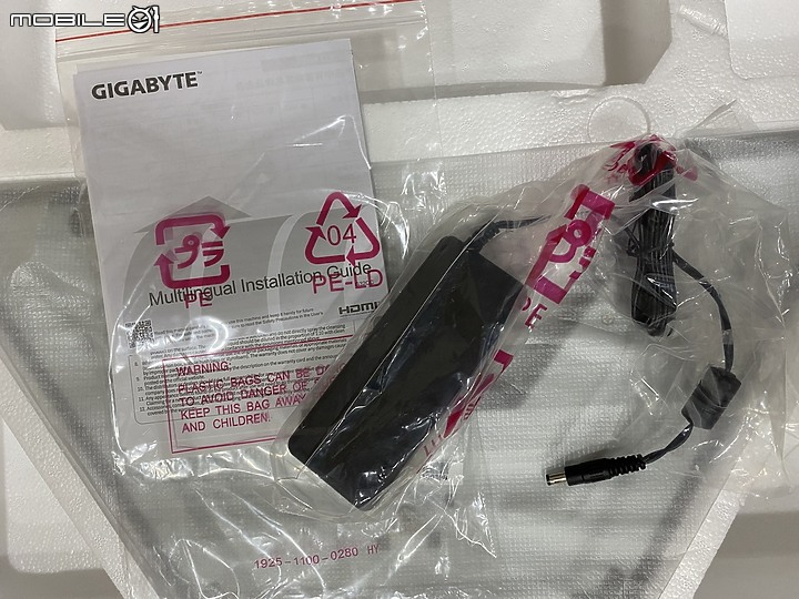 GIGABYTE 技嘉大尺寸 1500R 曲面G32QC 熱騰騰 開~香