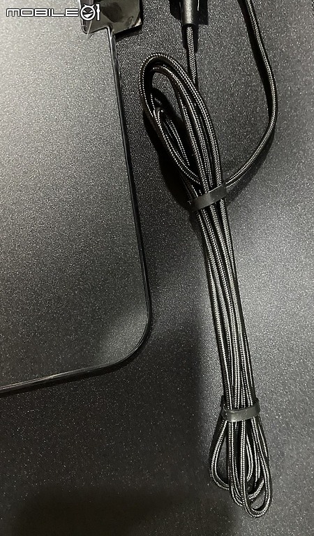 點我看大圖 多按鈕輕量經典手感 HyperX Pulsefire Raid 新鼠 FURY Ultra RGB 鼠墊開箱