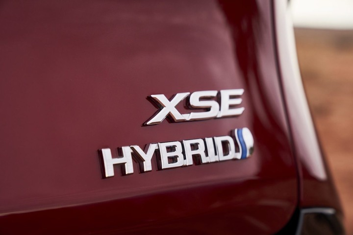 Toyota 第四代Sienna發表！TNGA-K底盤、2.5L Hybrid引擎