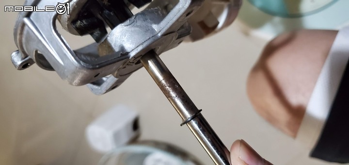 不專業亂搞系列【保養維修】SAMPO SK-FM14R聲寶微電腦電風扇轉很慢?! 這裡保養一下就行了