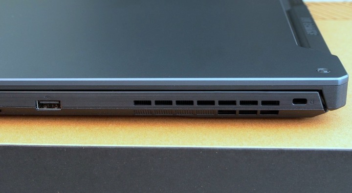 新一代香香機 ASUS TUF GAMING A15 FA506 開箱