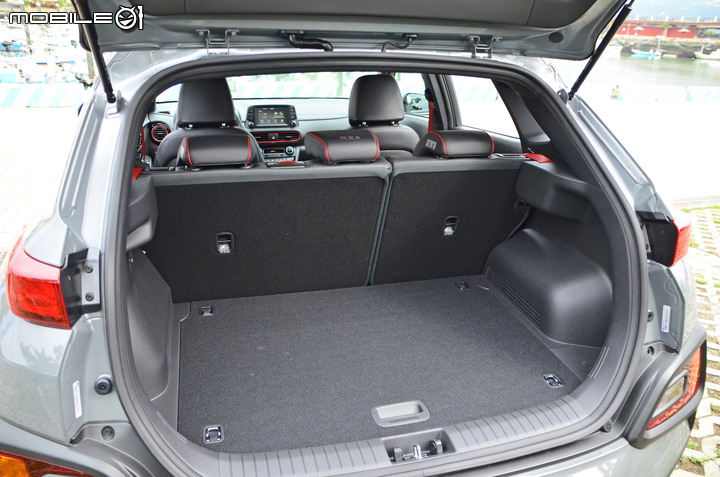 Hyundai Kona Hybrid 試駕,油電休旅新勢力!