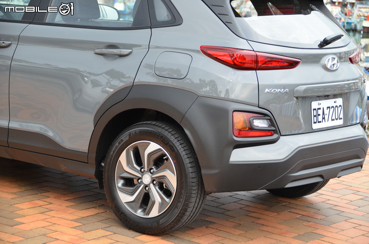 Hyundai Kona Hybrid 試駕,油電休旅新勢力!