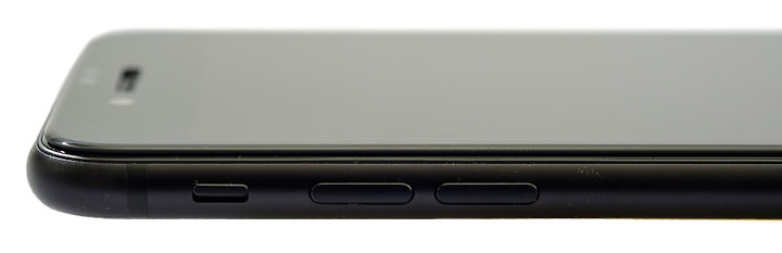 iPhone SE2 in STC 4.7吋螢幕保護貼 3D 9H抗藍光、QLA無線充電盤 開箱
