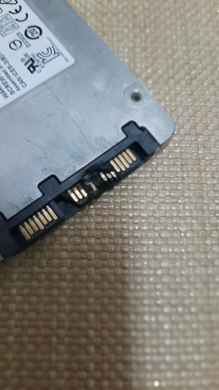 電源供應器一條電源接頭燒