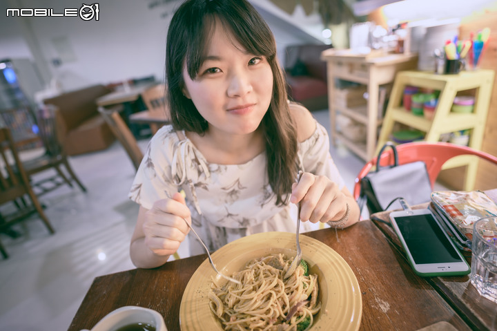 微光神鏡 Nikon Z 20mm f/1.8S 什麼都給你封頂了!
