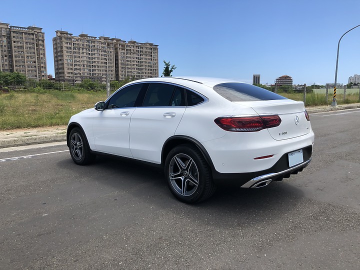 開箱 - GLC 300 COUPE 2020 白