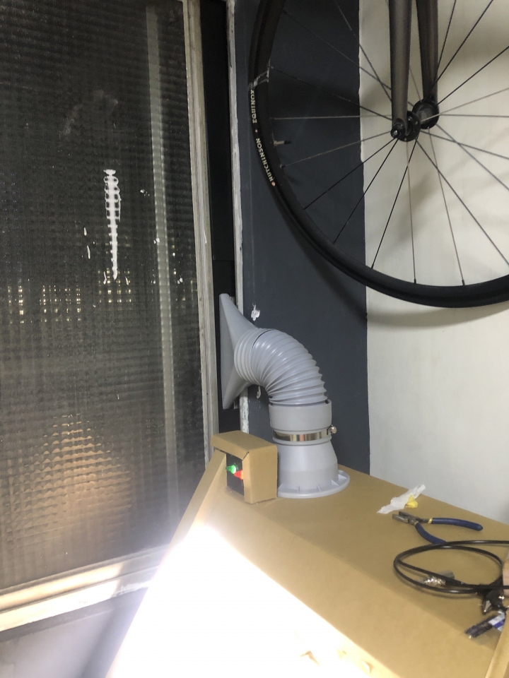 自己的工作區自己做(噴漆箱兼工作檯)