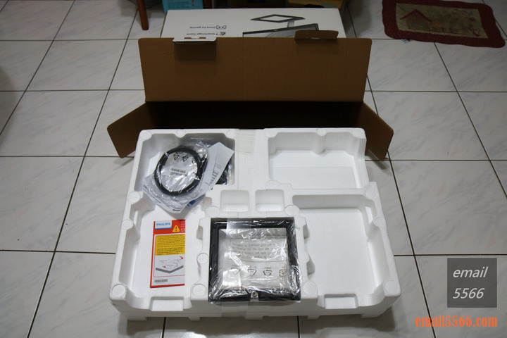 點我看大圖 PHILIPS 飛利浦 328E1C 32吋曲面4K高畫質顯示器開箱-Ultra HD 4K、VA、1500R