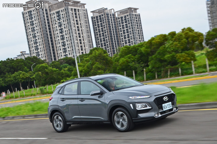 Hyundai Kona Hybrid 試駕,油電休旅新勢力!