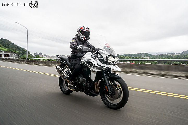 Triumph TIGER 1200 XRᴛ 試駕 頂規大虎絕非虛張聲勢