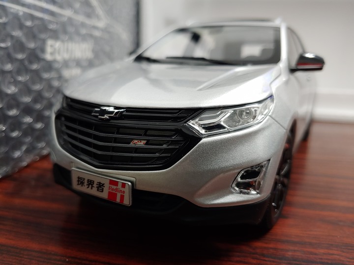 [開箱]1/18 CHEVROLET EQUINOX