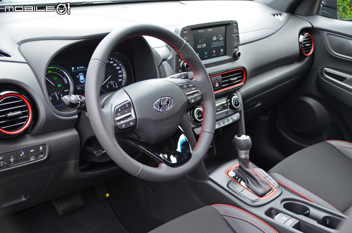 Hyundai Kona Hybrid 試駕,油電休旅新勢力!