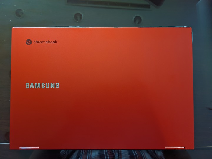 [開箱]三星Galaxy ChromeBook精美紅色機