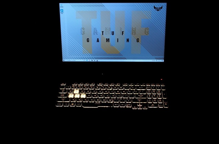 新一代香香機 ASUS TUF GAMING A15 FA506 開箱