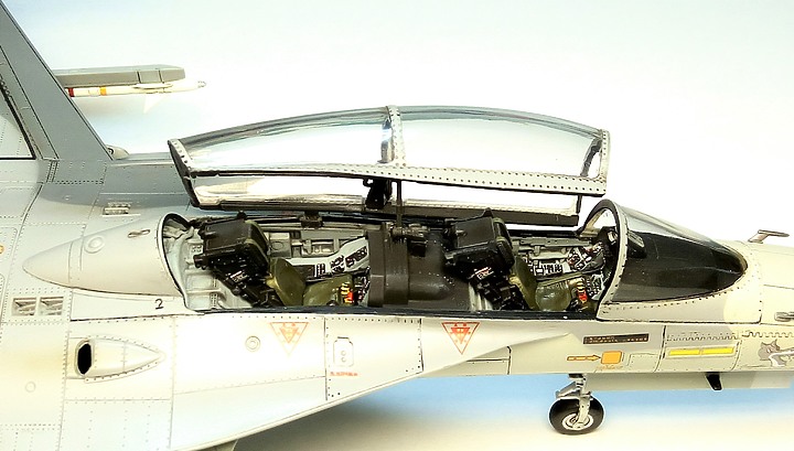 點我看大圖 FREEDOM 1/48 F-CK-1D 經國號戰機