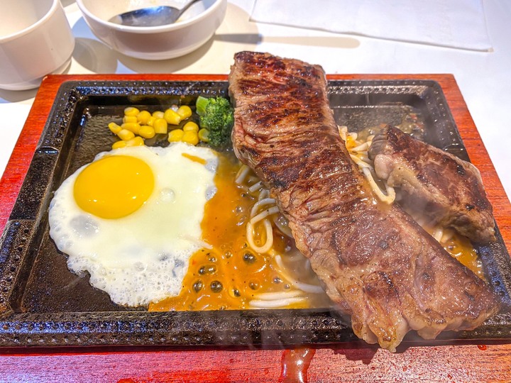 板橋牛排推薦平價美食高CP值 板橋熊●牛排 爆漿餐包超美味!夜市價格+冷氣餐廳享受