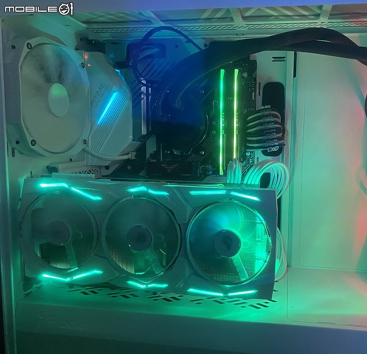 白之美，雙上蓋彈性擴充 FD Define 7 TG White 開箱