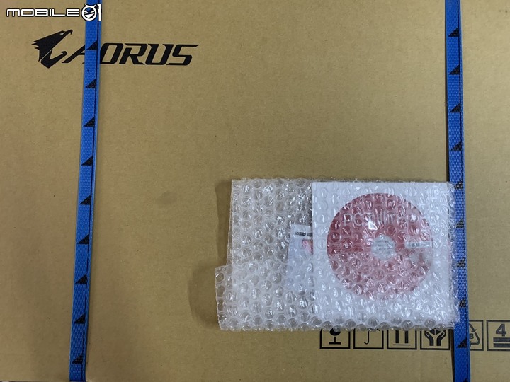 技嘉 AORUS 17G KB 簡易開箱分享