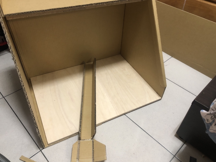 自己的工作區自己做(噴漆箱兼工作檯)