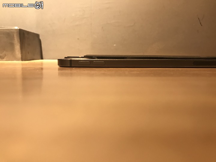 點我看大圖 【開箱】隱形支架 FoldStand