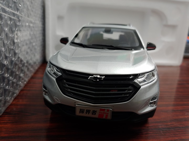 [開箱]1/18 CHEVROLET EQUINOX