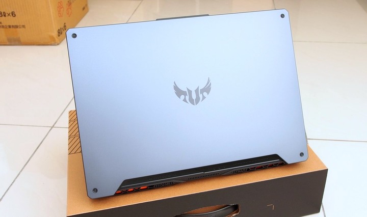 新一代香香機 ASUS TUF GAMING A15 FA506 開箱