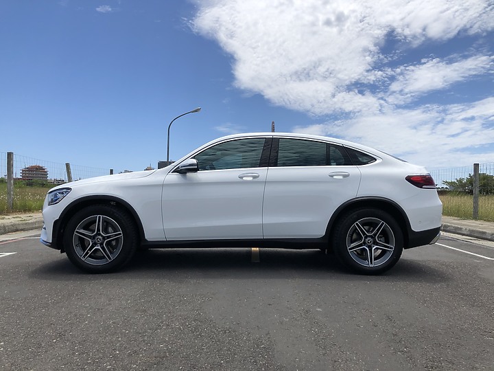 開箱 - GLC 300 COUPE 2020 白