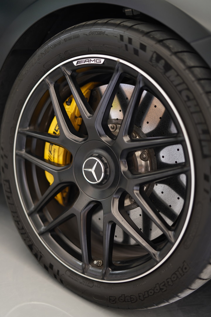 點我看大圖 開箱文/我的第一部賓士車 AMG S63 Coupe Yellow Night Edition