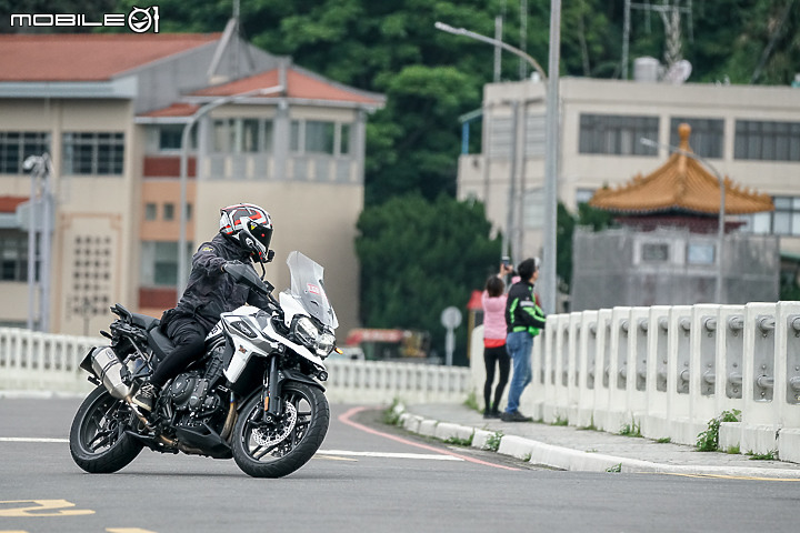 Triumph TIGER 1200 XRᴛ 試駕 頂規大虎絕非虛張聲勢