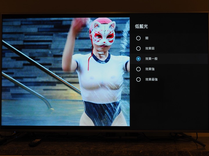 點我看大圖 恐龍小妹的BenQ不閃屏65吋4K電視開箱