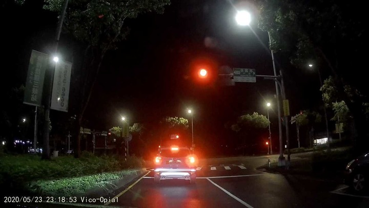 點我看大圖 Mio 798 是近年用過畫質最差的行車記錄器!!!(內有Mio 798 vs Vico opia I測試)