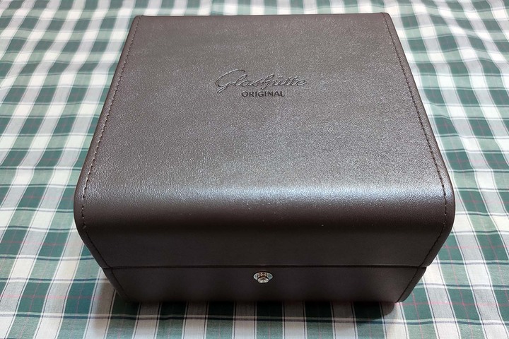 [開箱] 我終於入手啦！Glashütte Original PanoMaticLunar藍面月相腕錶