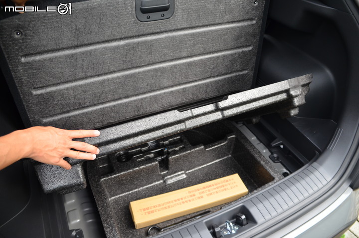 Hyundai Kona Hybrid 試駕,油電休旅新勢力!