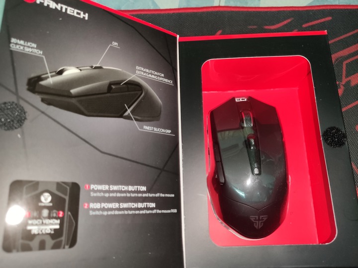 FANTECH WGC1 循環RGB燈效無線滑鼠 || 2.4G可充電的平價無線滑鼠